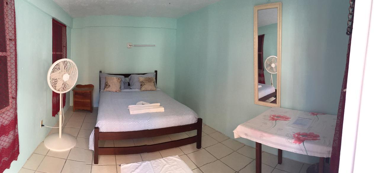 Blue Wave Guest House Caye Caulker Exteriér fotografie