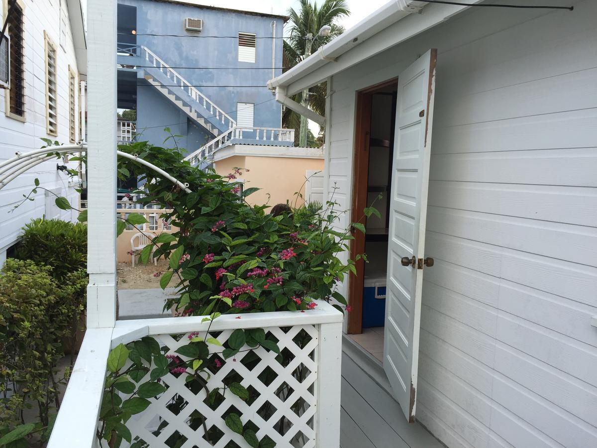 Blue Wave Guest House Caye Caulker Exteriér fotografie