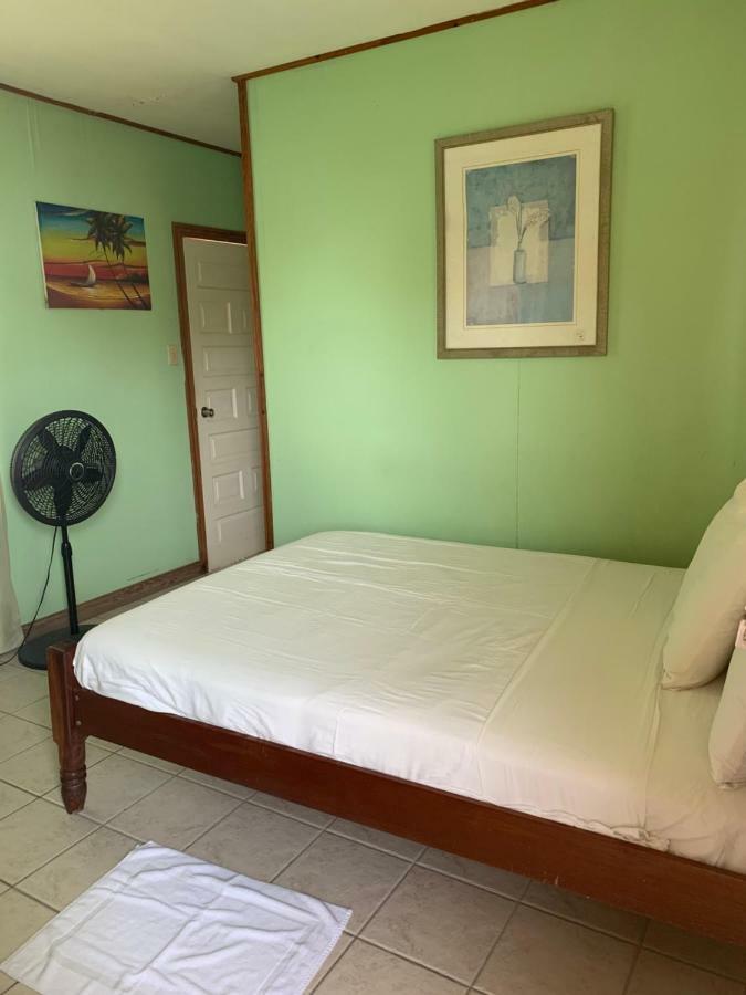 Blue Wave Guest House Caye Caulker Exteriér fotografie