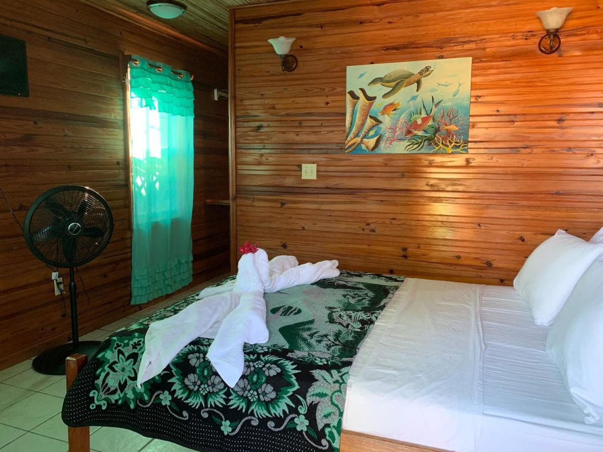 Blue Wave Guest House Caye Caulker Exteriér fotografie